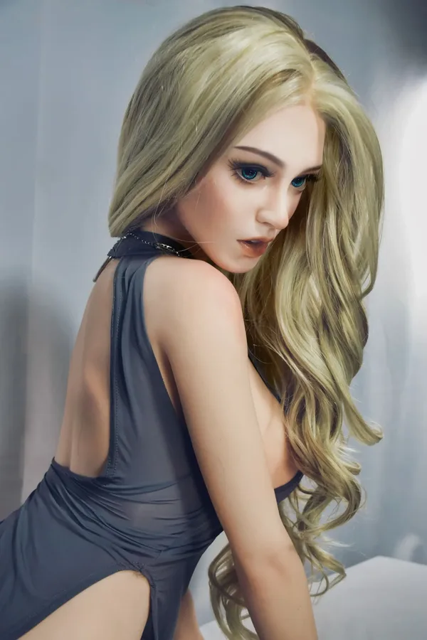Elsa Babe Olivia Smith